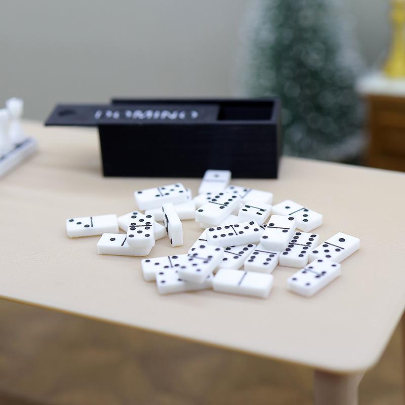 1 Set 1:12 Dollhouse Accessori - Board Game Master recension och pris